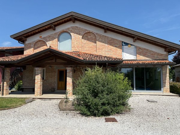 casa indipendente in vendita a Muzzana del Turgnano