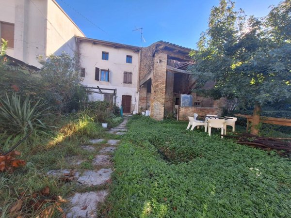 casa indipendente in vendita a Muzzana del Turgnano in zona Casali Franceschinis