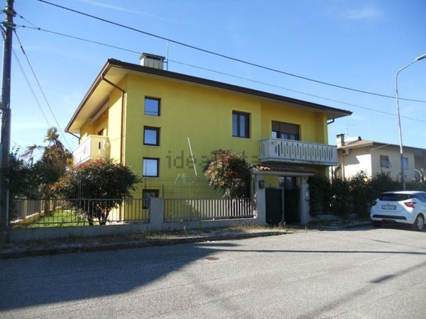 casa indipendente in vendita a Muzzana del Turgnano