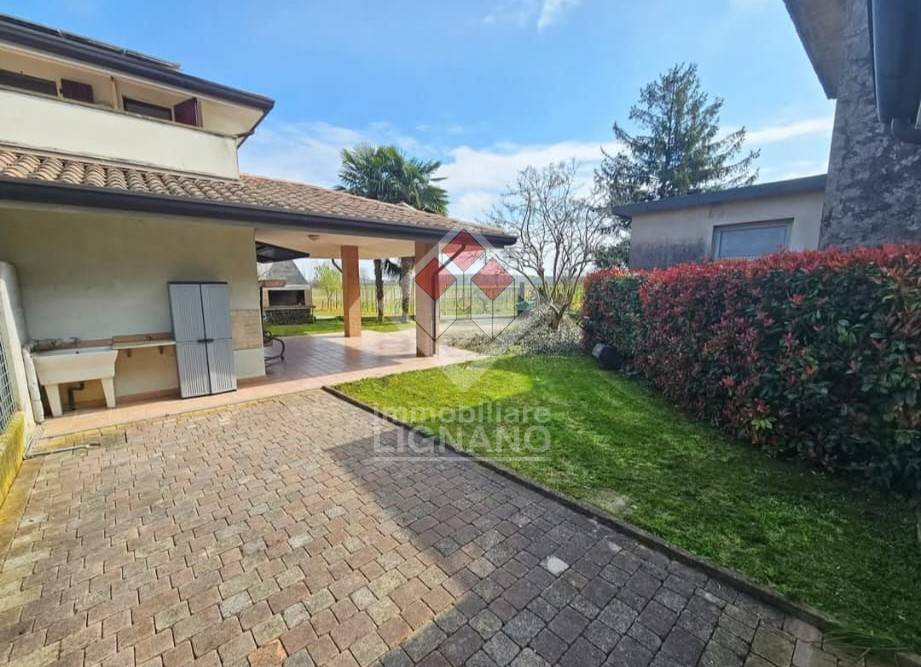 casa indipendente in vendita a Muzzana del Turgnano in zona Casali Franceschinis