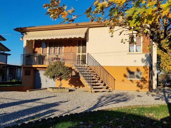 casa indipendente in vendita a Muzzana del Turgnano