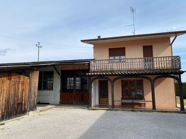 casa indipendente in vendita a Muzzana del Turgnano