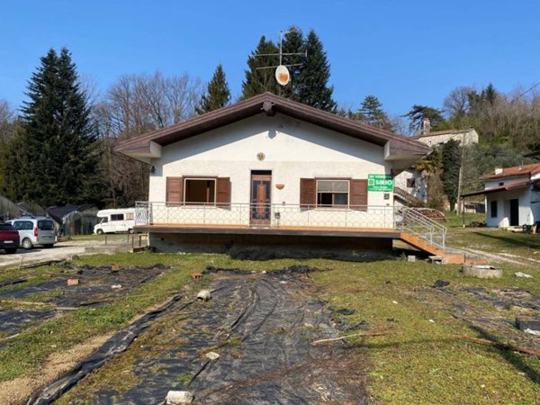casa indipendente in vendita a Nimis in zona Cergneu