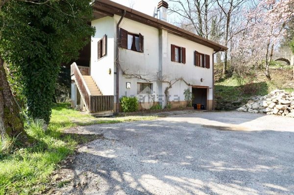 casa indipendente in vendita a Nimis in zona Cergneu