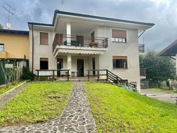 appartamento in vendita a Nimis in zona Cergneu