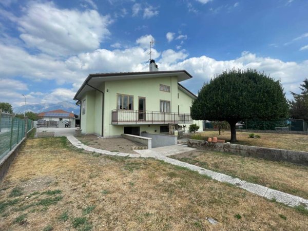 casa indipendente in vendita ad Osoppo in zona Pineta