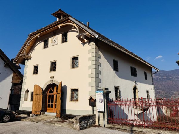 casa indipendente in vendita ad Ovaro in zona Mione