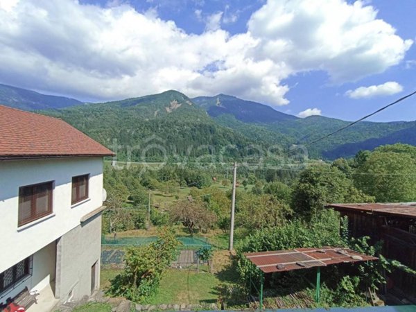 casa indipendente in vendita ad Ovaro in zona Agrons
