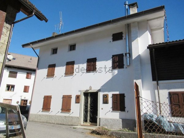 casa indipendente in vendita ad Ovaro in zona Lenzone