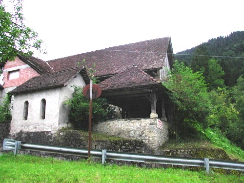 casa indipendente in vendita ad Ovaro in zona Luint