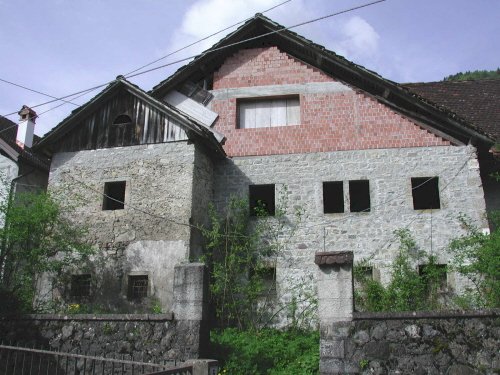 casa indipendente in vendita ad Ovaro in zona Luint