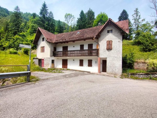 casa indipendente in vendita ad Ovaro in zona Luint