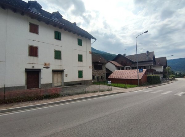 casa indipendente in vendita ad Ovaro