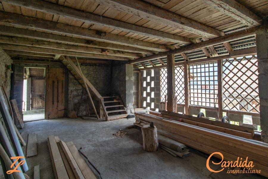 casa indipendente in vendita ad Ovaro in zona Ovasta