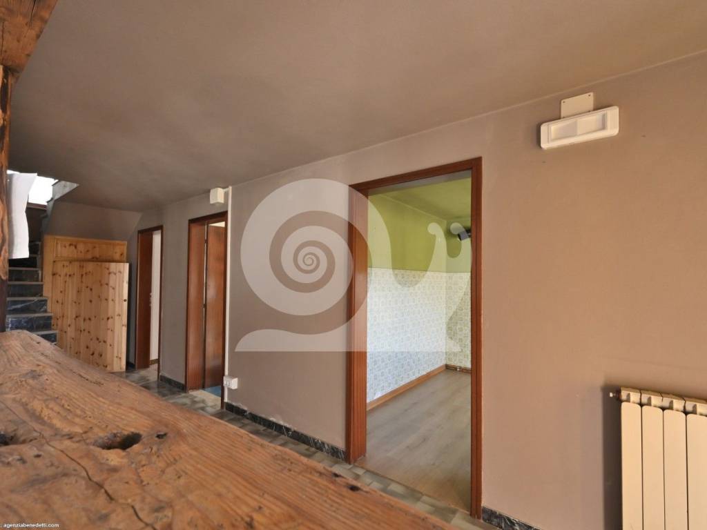 casa indipendente in vendita ad Ovaro