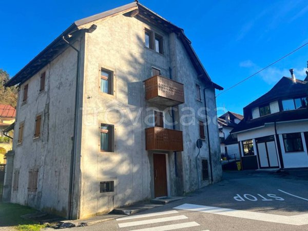 appartamento in vendita ad Ovaro in zona Chialina