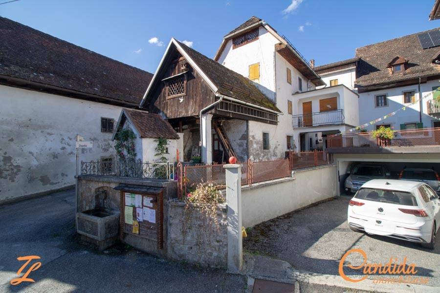 casa indipendente in vendita ad Ovaro in zona Ovasta