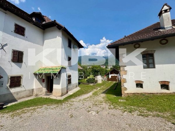 casa indipendente in vendita ad Ovaro in zona Cella