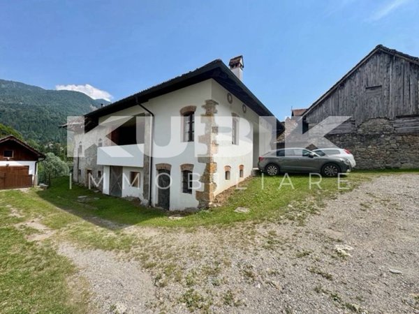 casa indipendente in vendita ad Ovaro in zona Cella