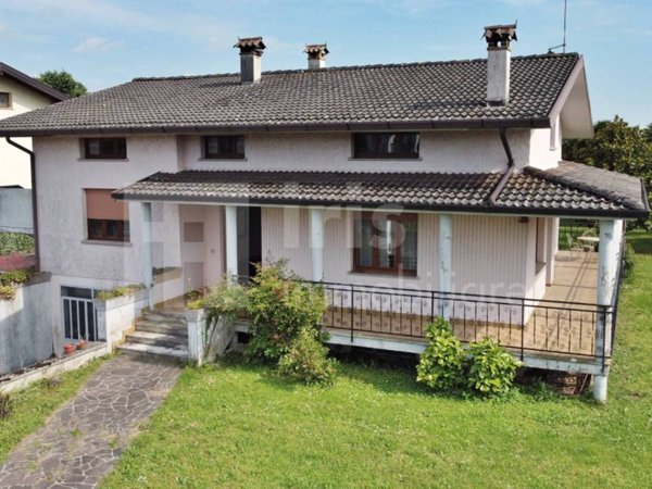 casa indipendente in vendita a Pagnacco