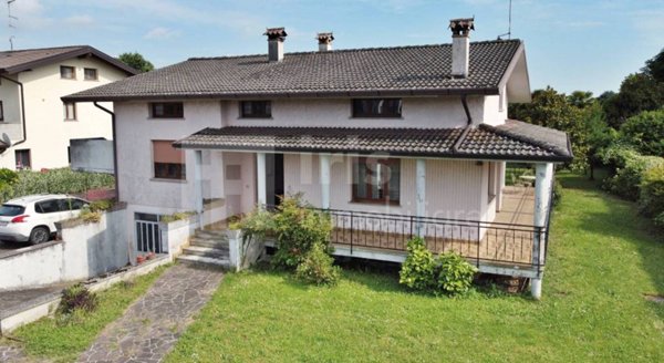 casa indipendente in vendita a Pagnacco