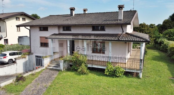 casa indipendente in vendita a Pagnacco in zona Plaino