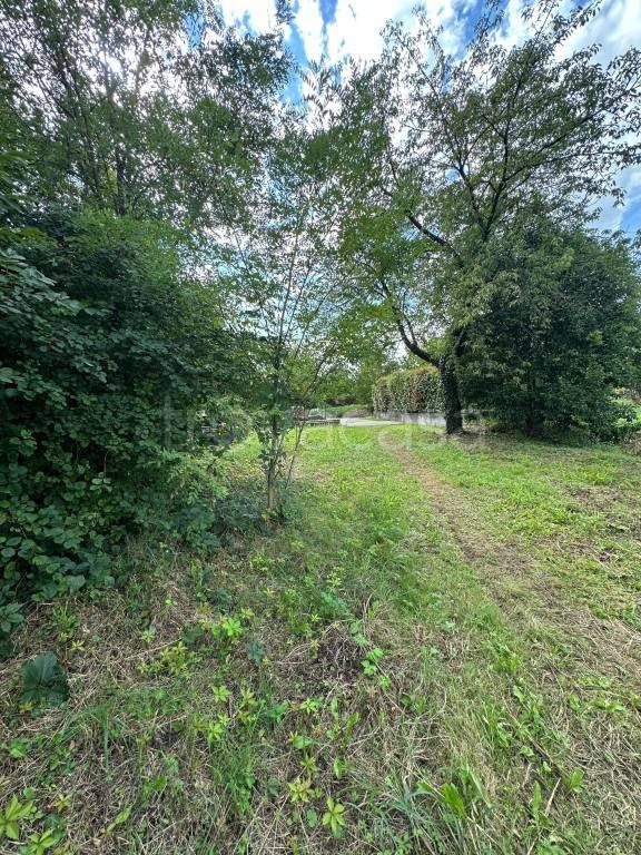 terreno edificabile in vendita a Pagnacco in zona Lazzacco