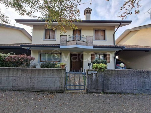 casa indipendente in vendita a Pagnacco in zona Plaino