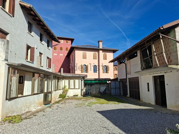 casa indipendente in vendita a Pagnacco in zona Castellerio