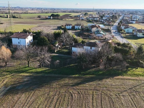 terreno edificabile in vendita a Pagnacco