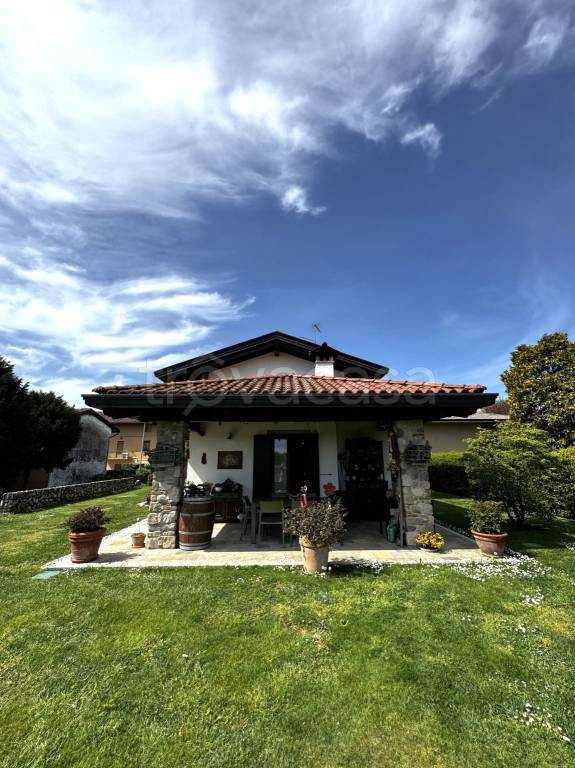casa indipendente in vendita a Pagnacco