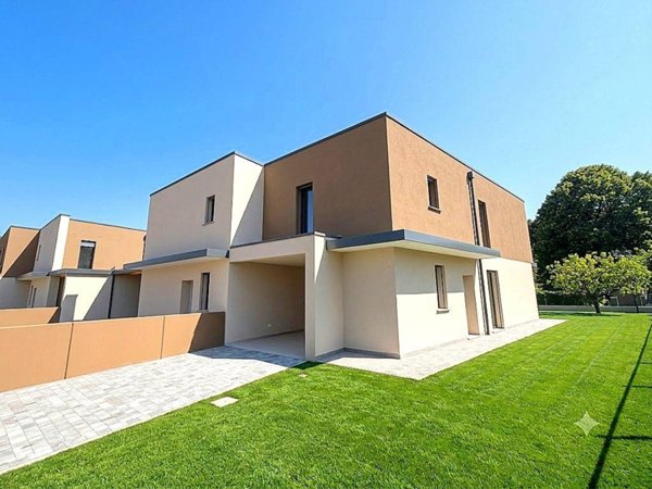 casa indipendente in vendita a Pagnacco in zona Castellerio
