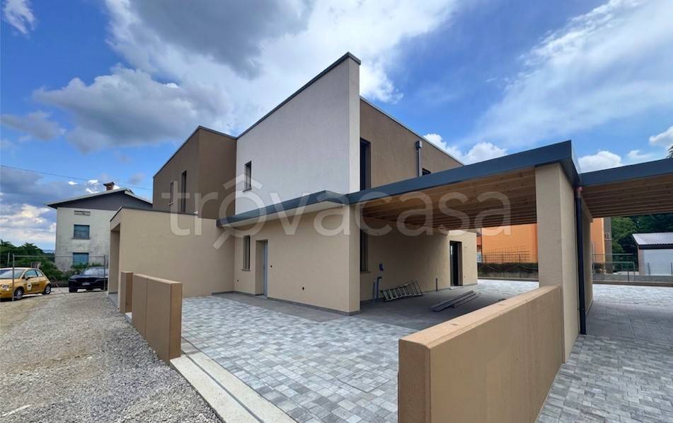 casa indipendente in vendita a Pagnacco in zona Castellerio