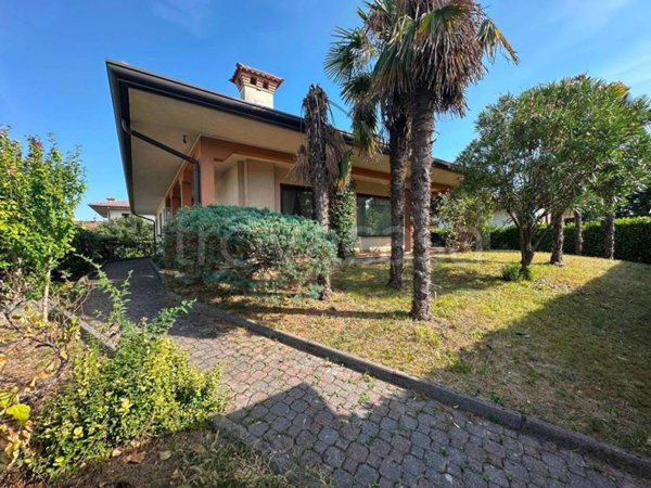 casa indipendente in vendita a Pagnacco in zona Plaino