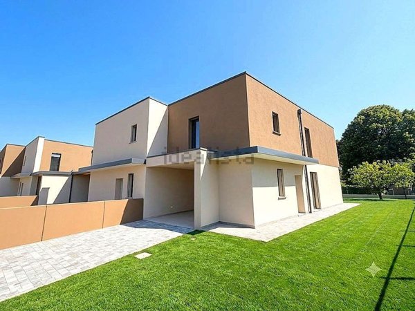 casa indipendente in vendita a Pagnacco in zona Castellerio