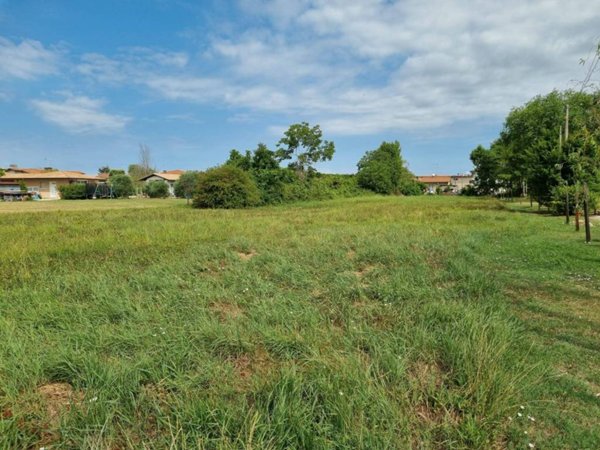 terreno agricolo in vendita a Palazzolo dello Stella in zona Piancada