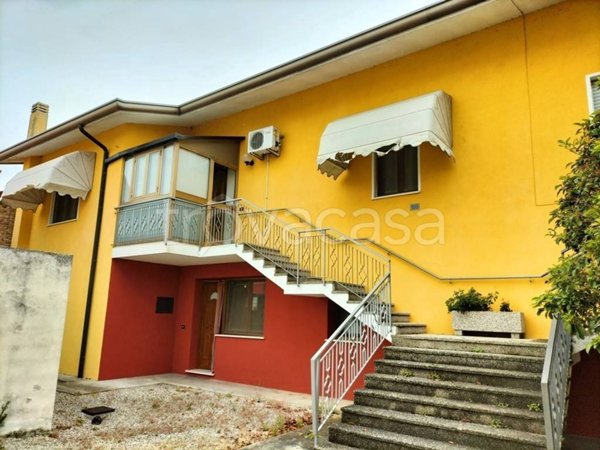 casa indipendente in vendita a Palazzolo dello Stella