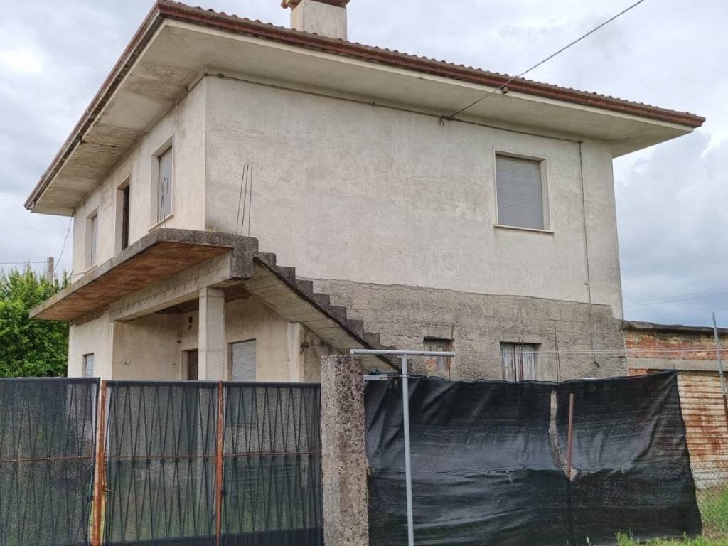 casa indipendente in vendita a Palazzolo dello Stella