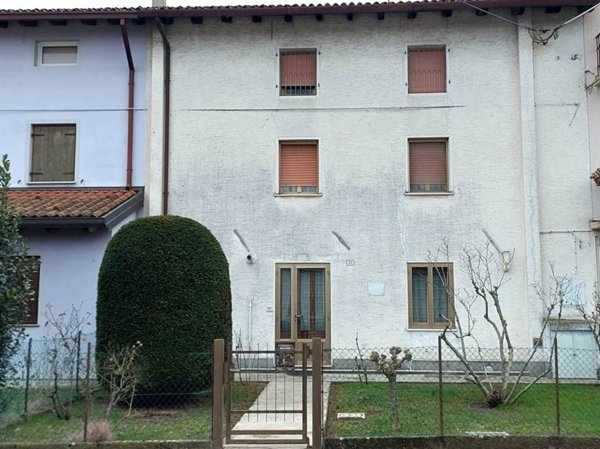 casa semindipendente in vendita a Palazzolo dello Stella