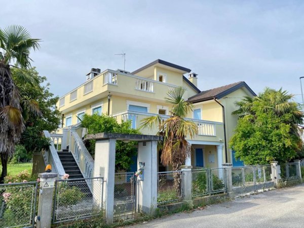 casa indipendente in vendita a Palazzolo dello Stella