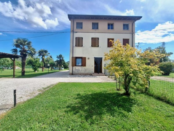 casa indipendente in vendita a Palazzolo dello Stella