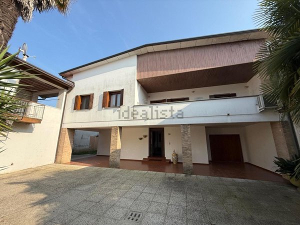 casa indipendente in vendita a Palazzolo dello Stella