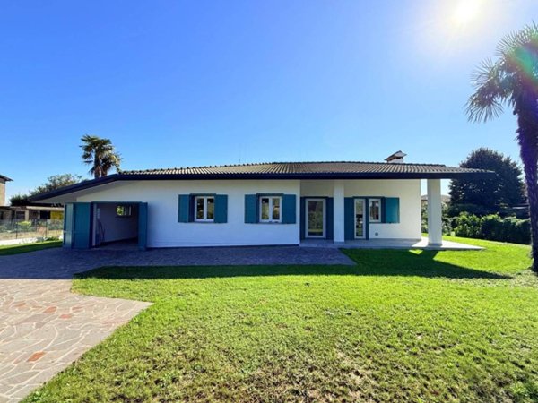 casa indipendente in vendita a Palazzolo dello Stella in zona Piancada