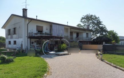 casa indipendente in vendita a Palazzolo dello Stella