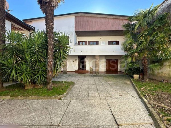 casa indipendente in vendita a Palazzolo dello Stella
