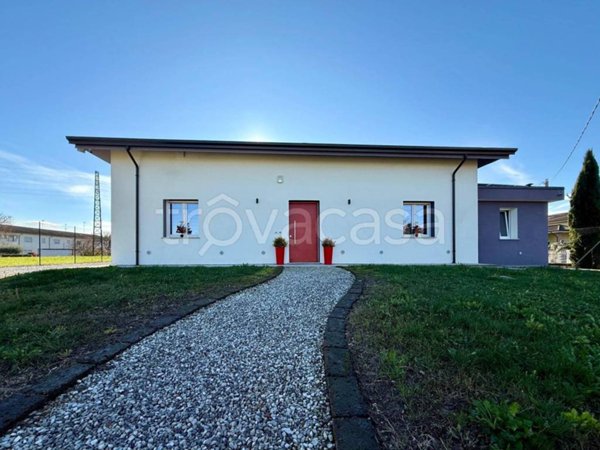 casa indipendente in vendita a Palazzolo dello Stella