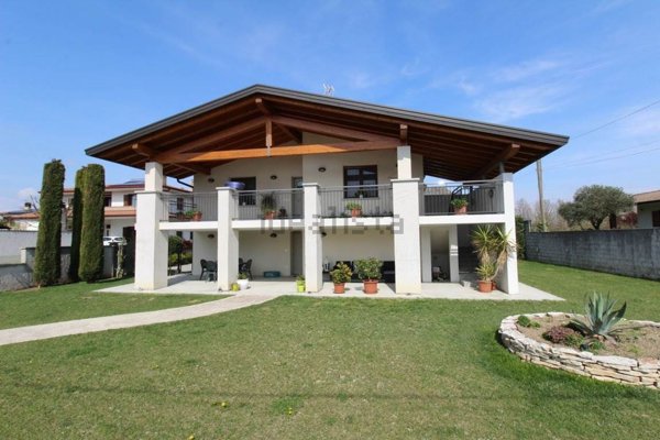 casa indipendente in vendita a Palazzolo dello Stella