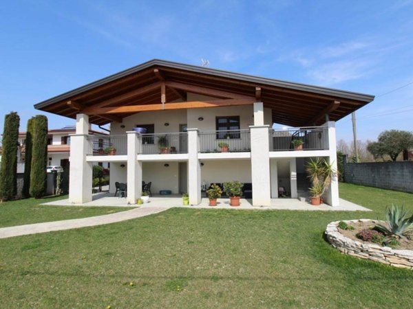 casa indipendente in vendita a Palazzolo dello Stella