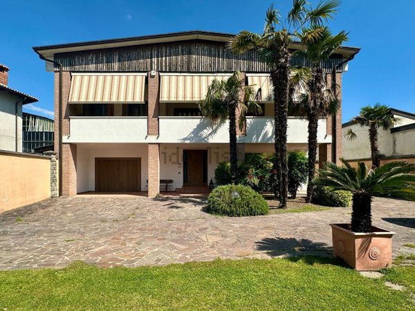 casa indipendente in vendita a Palazzolo dello Stella