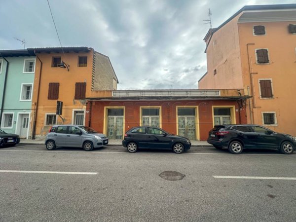 locale commerciale in vendita a Palmanova